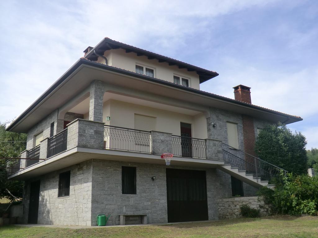 Casale Cadeloro Apartment Nebbiuno ภายนอก รูปภาพ