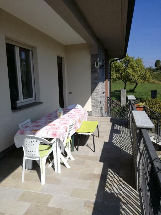 Casale Cadeloro Apartment Nebbiuno ภายนอก รูปภาพ