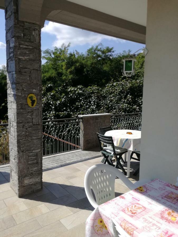 Casale Cadeloro Apartment Nebbiuno ภายนอก รูปภาพ